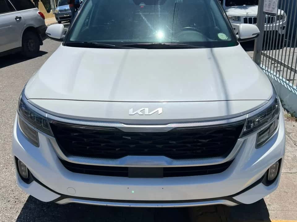 2023 Kia Seltos SX-T usado en venta por D' PAPAMO AUTO IMPORT