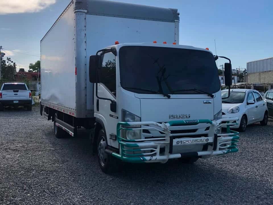 2017 Isuzu Camion Furgon usado en venta por Subascar Motors