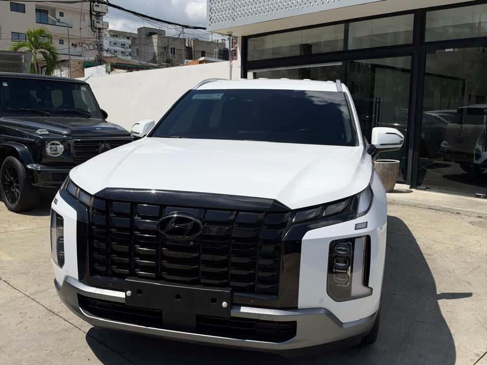 2023 Hyundai Palisade Plus usado en venta por Dongbook Movility RD (vehiculos al por mayor)
