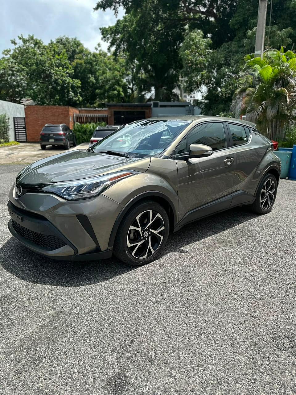 Toyota C-HR XLE 2021 en venta - vista principal