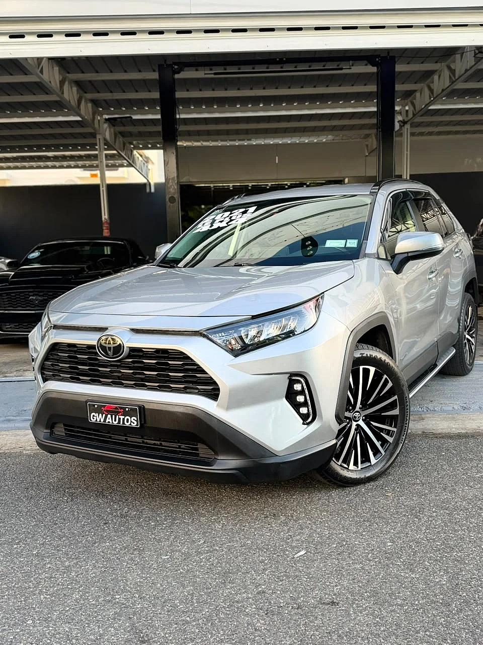 Toyota RAV4 LE 2021 en venta - vista principal