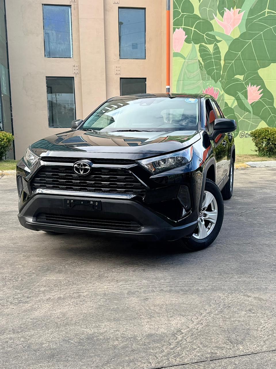 Toyota RAV4 LE 2022 en venta - vista principal