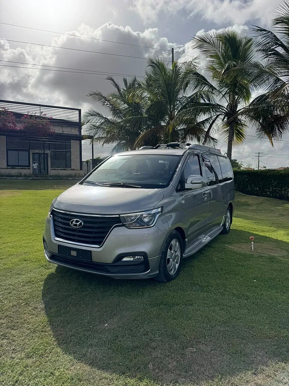 Hyundai Grand Starex 2020 en venta - vista principal