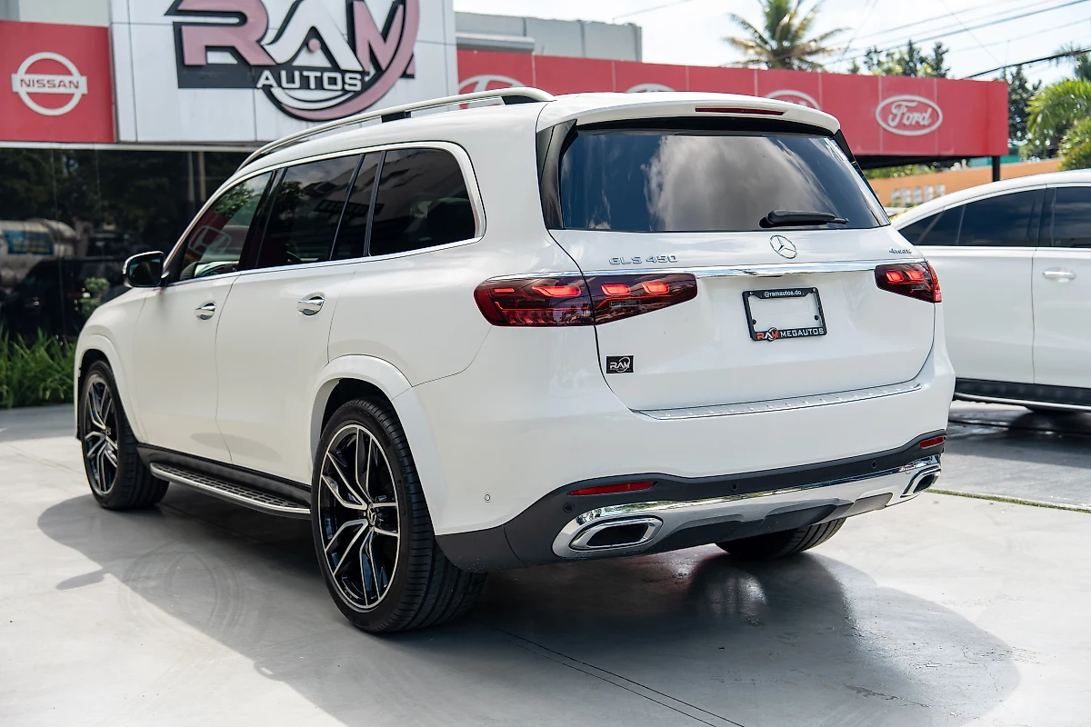Mercedes Benz GLS 450 4MATIC 2024 - Imagen 17