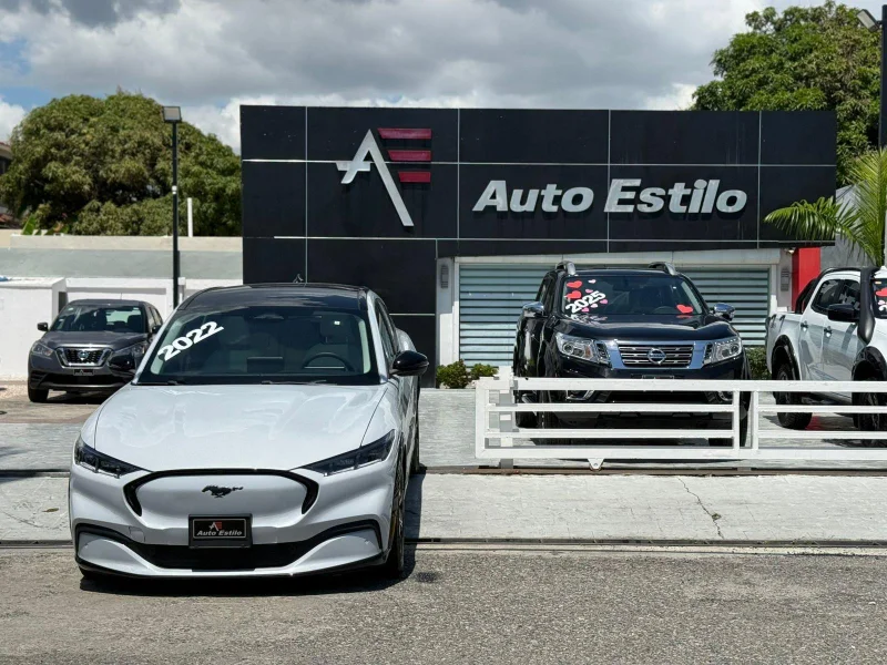 2021 Ford Mustang Mach-E Premium usado en venta por AUTO ESTILO SRL