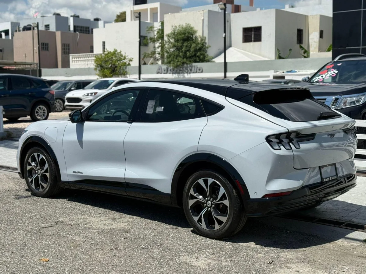 Ford Mustang Mach-E Premium 2021 - Imagen 5
