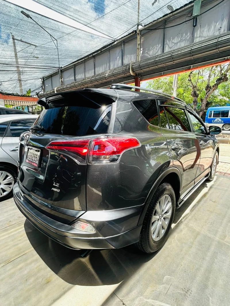 Toyota RAV4 LE 2017 - foto 10 de 10
